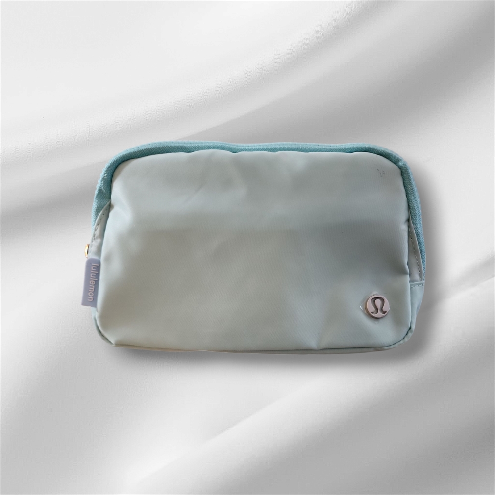 Lululemon AQUA Belt Bag